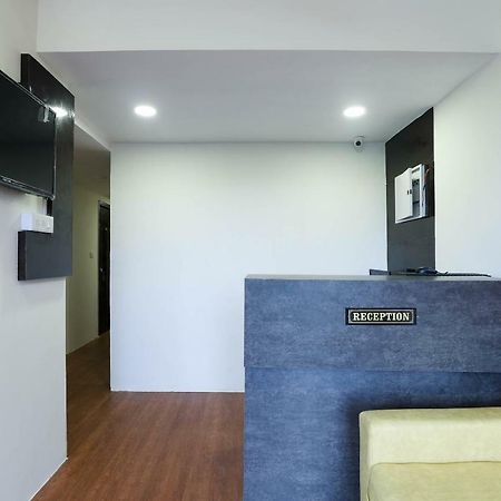 Oyo 40139 Hotel Peradiot Ahmadábád Kültér fotó