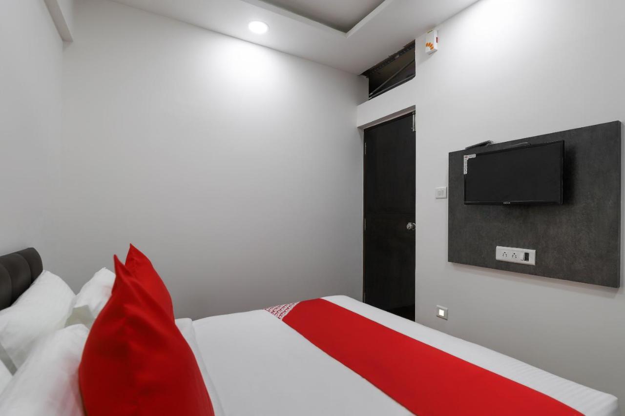 Oyo 40139 Hotel Peradiot Ahmadábád Kültér fotó